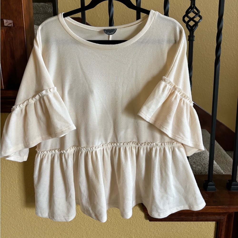 Arula cream waffle weave top size B